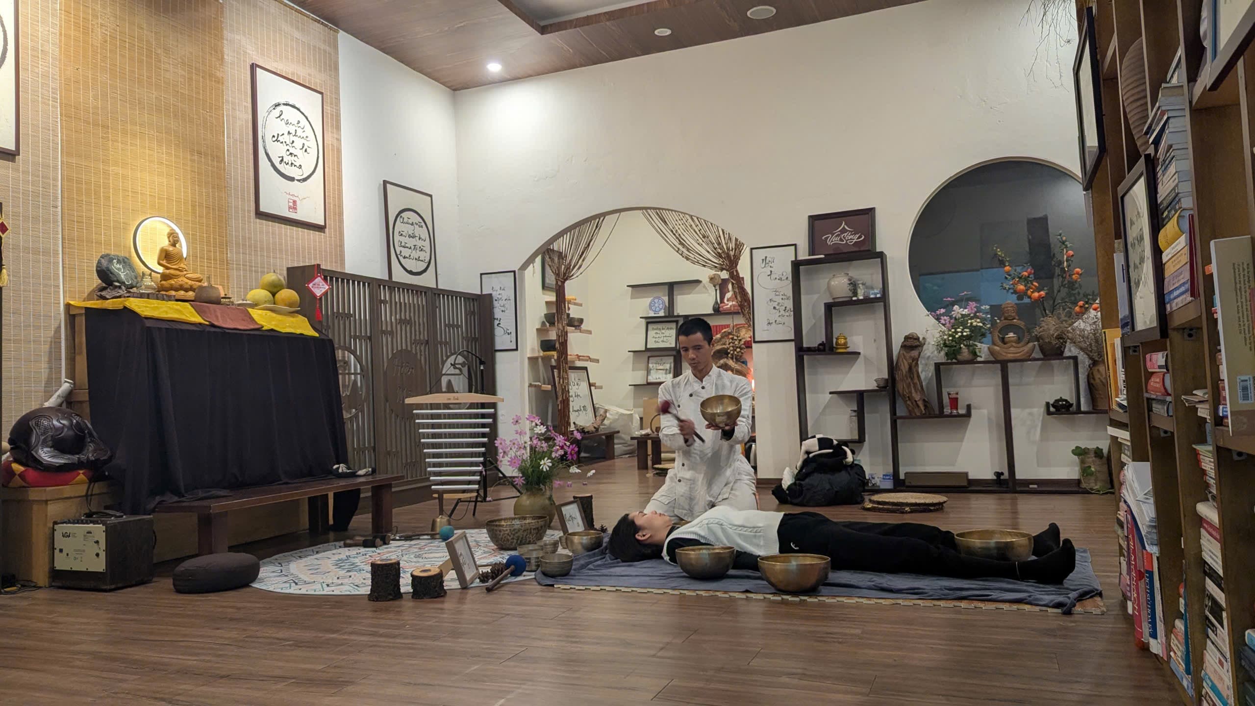 Không gian sau buổi thiền chuông